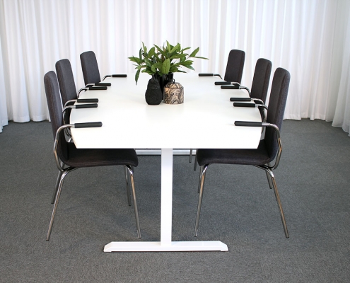 Bristol_karm_upphängd-Madrid-fasttben_skiva-2400_1024x768px